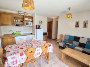 Appartement au pied des pistes avec grande terrasse et parking - FR-1-505-36